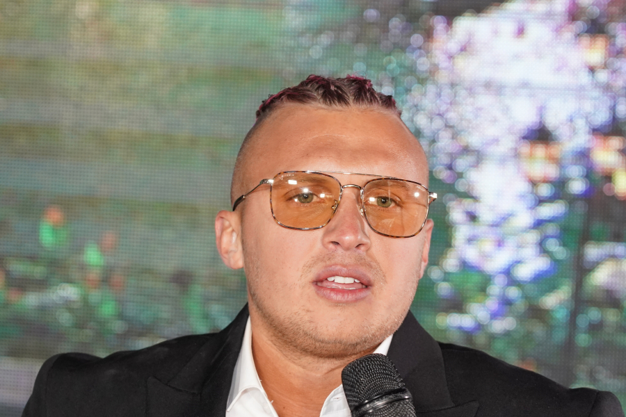 STEFAN ZVANIČNO POTVRDIO DA ULAZI U RIJALITI Učesnici ni ne slute šta im je spremio, poručio samo jedno: 