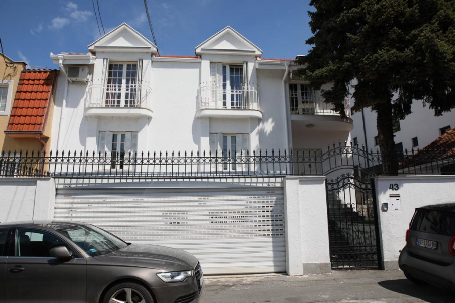 EVO KO STOJI IZA ČITAVOG BOGATSTVA KARIĆA Vila od 130 kvadrata se ne vodi na Stefana i Osmana, konačno otkrivena prava istina