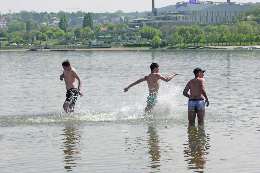 1. MAJ U SRBIJI Roštilj, muzika i mnogo uživanja