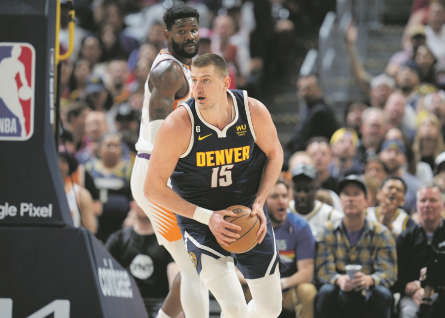 ŠAMPIONSKI Jokić pred najdražim očima „ugasio“ Sunca: Tata, uzmi prsten!