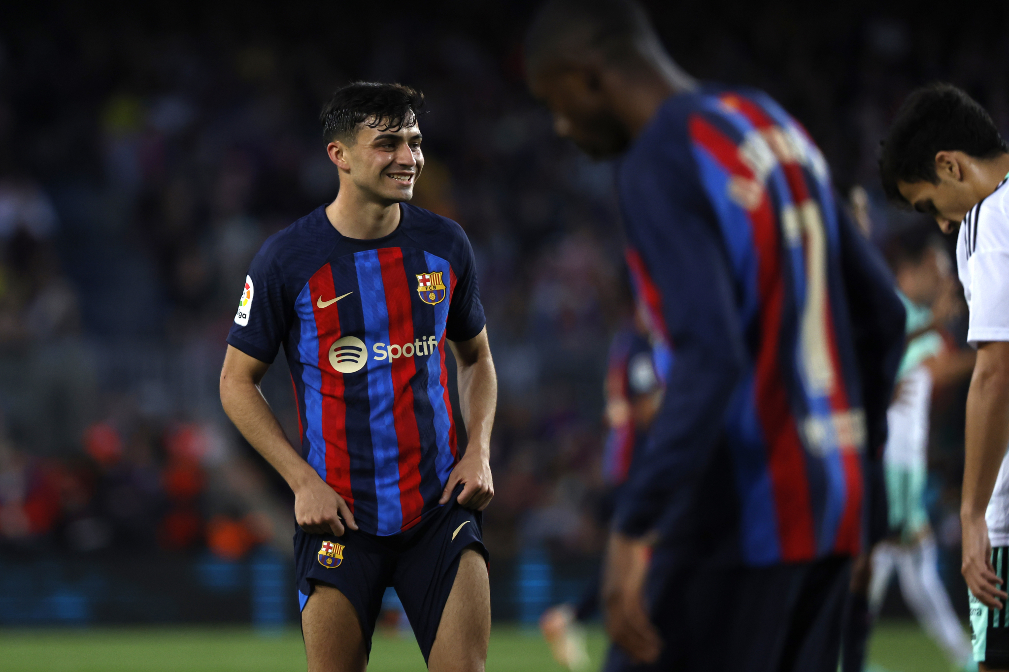 NI SA IGRAČEM VIŠE NIJE LAKO Barselona od 27. minuta igrala 11 na 10, pa jedva došla do pobede protiv Osasune