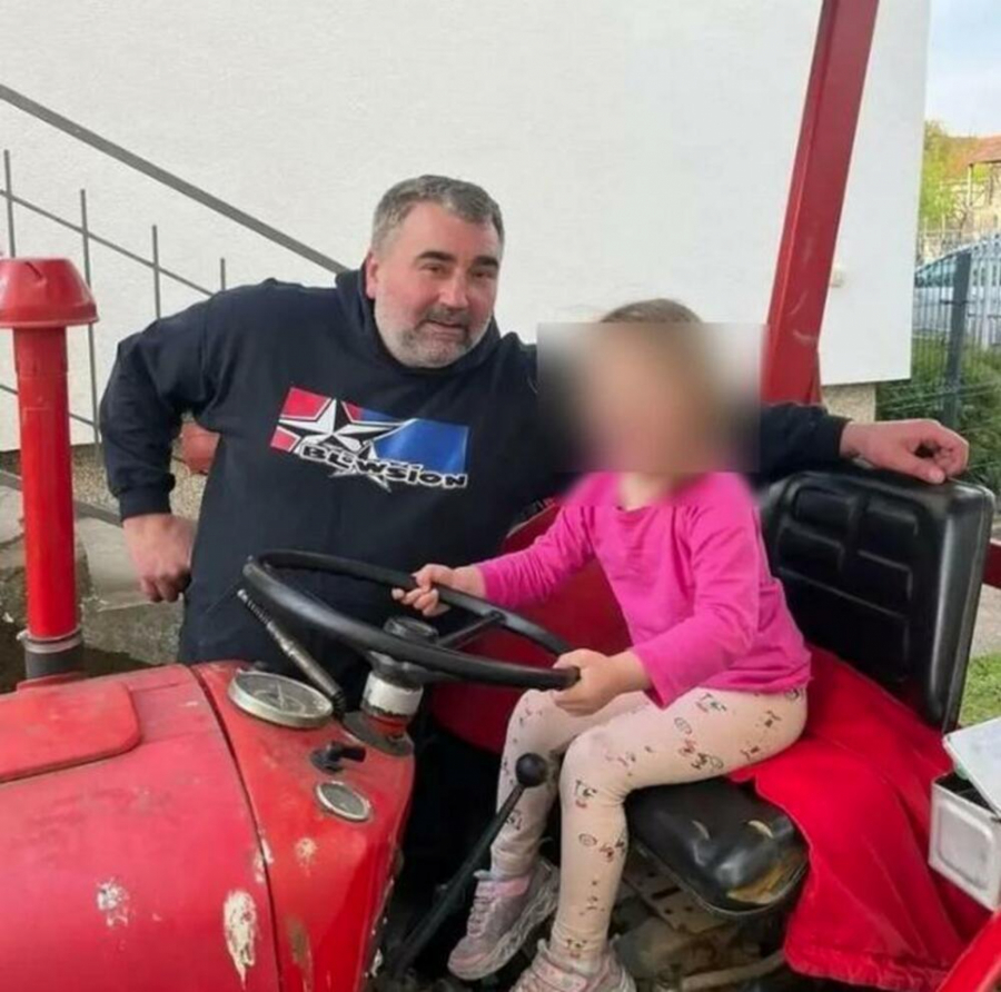 EVO ŠTA RADI MIKI ĐURIČIĆ NAKON DISKVALIFIKACIJE Objavio fotku koja tera suze na oči, povukao se potpuno i nestao! (FOTO)