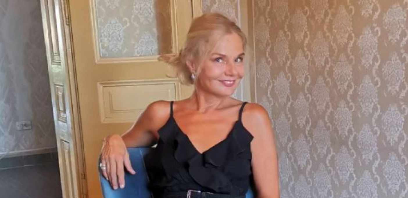 ZAVIRITE U PRELEPU STARINSKU KUĆU Mirjana Bobić je za kuću u selu iskeširala 29.000 evra, a evo kako provodi dane: Gajim paradajz i persun!