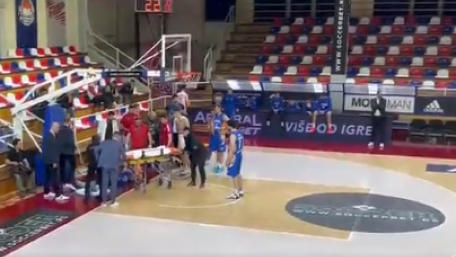 HOROR U SRBIJI Pokušao da zakuca pa strašno pao, udarac u pod zaledio svima krv u žilama (VIDEO)