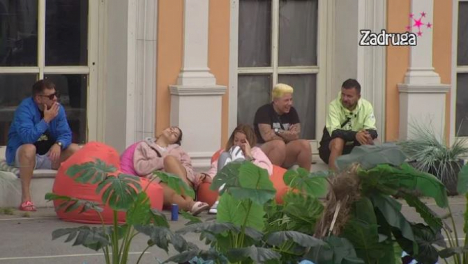 Mikica, Matora, Šarmen 