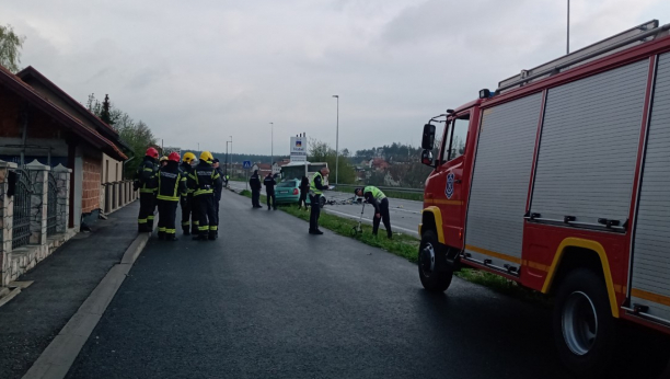 NAJNOVIJI DETALJI NESREĆE KOD UŽICA Puklo je kao bomba, ''škoda'' je pravo podletela pod autobus (FOTO)