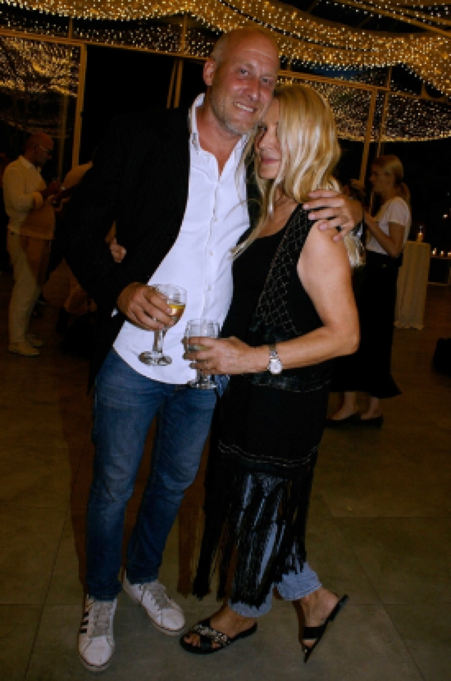 OVO JE MISTERIOZNI SIN VERICE RAKOČEVIĆ Stariji je od njenog partnera, a njegov izgled često je na meti raznih komentara (FOTO)