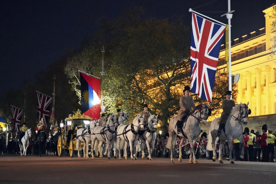 KRUNISANJE KRALJA ČARLSA London spreman za spektakl kakav nije viđen poslednjih 70 godina (VIDEO)
