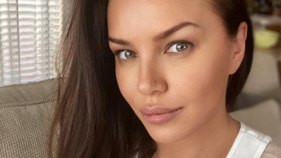 LANA SLOVI ZA NAJLEPŠU SRPKINJU U AMERICI, OPČINILA JE I SVETSKE ZVEZDE Svuda ističe svoje poreklo, a kod nas je misterija! (FOTO)