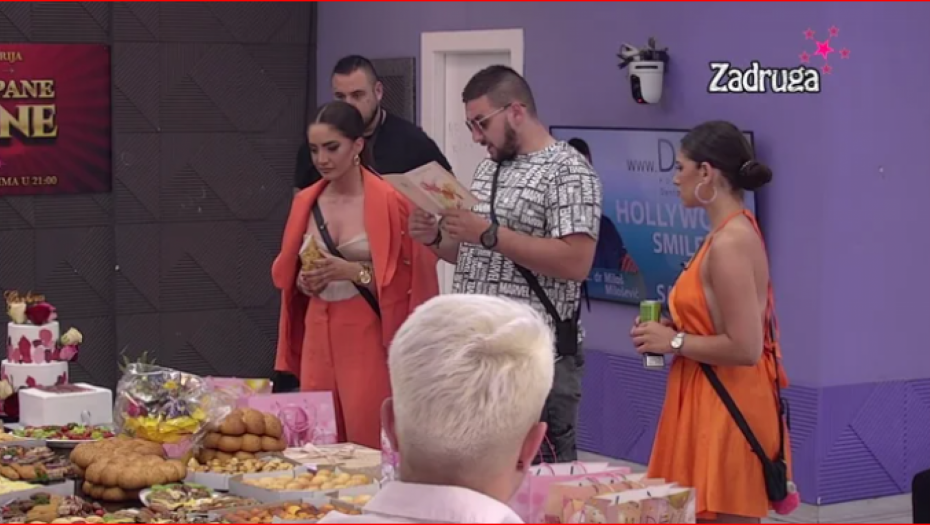 Mikica, Ana i Zola čitaju čestitke od najbližih 