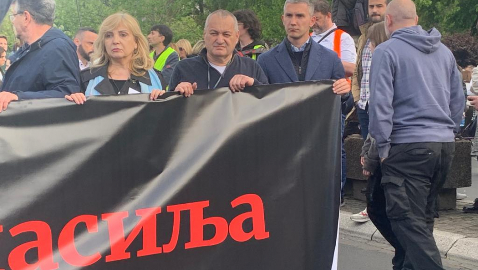 TAJKUNSKI MEDIJI KAO BESNI PSI PUŠTENI S LANCA Policija ne "preti merama", već politički nekrofili prete haosom!