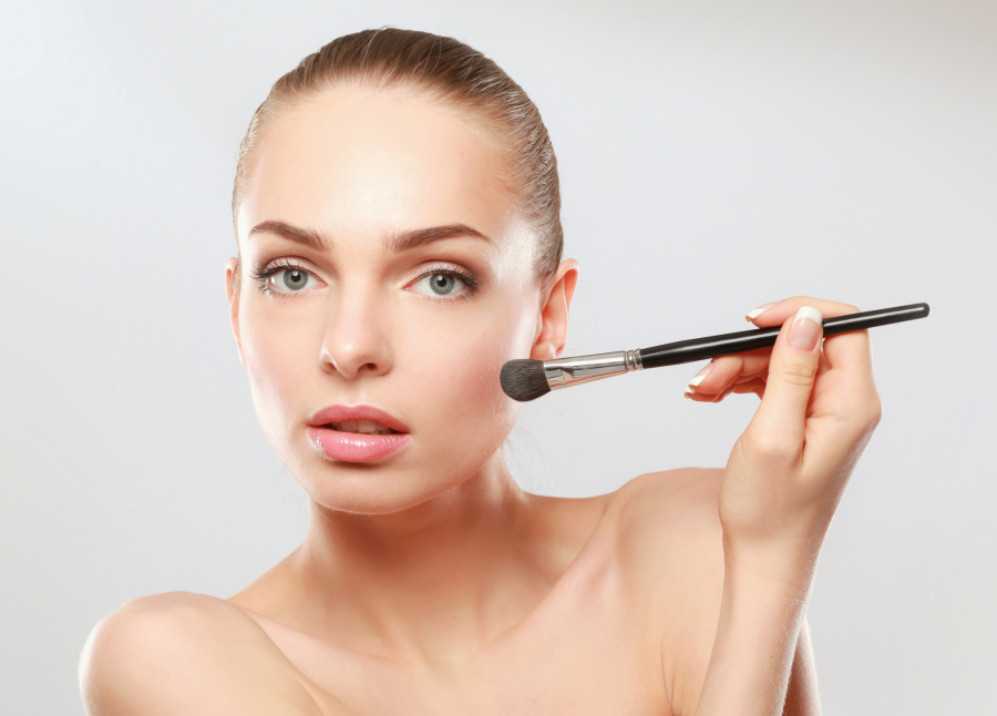 NAŠMINKAJ SE ZA 5 MINUTA Sedam koraka za brzo i efikasno šminkanje