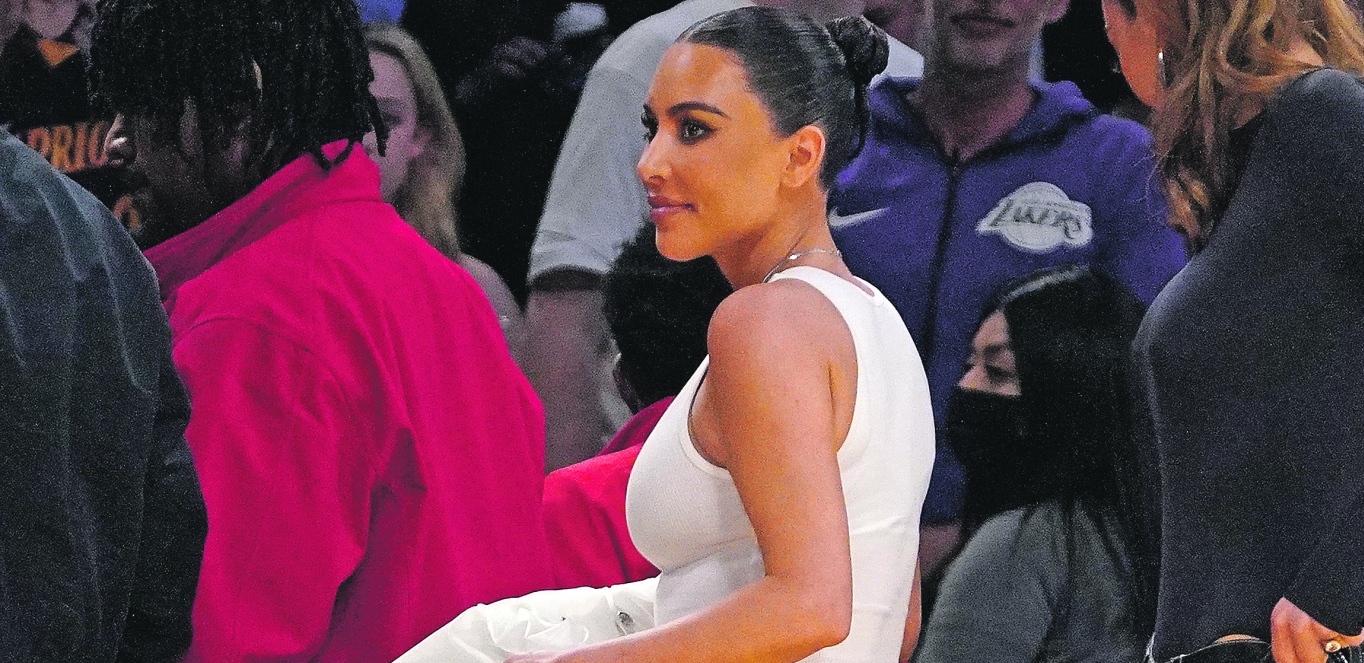 NBA HOLIVUD Lejkersi pred njom nisu mogli da izgube: Crnka s 350 miliona ukrala šou!