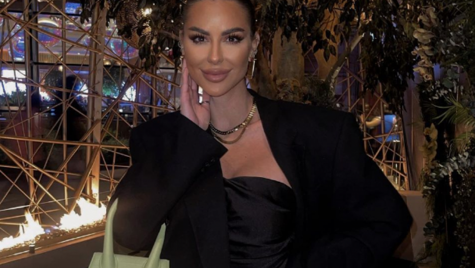 RASKRINKANA ZORANNAH! Isplivao neoboriv dokaz, "upecala" poznatog fudbalera, a sada se slikala u kući gde je živela njegova bivša devojka, skandal! (FOTO)