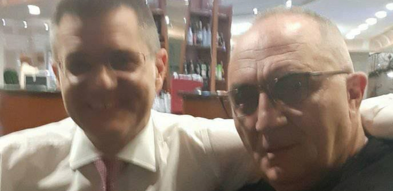 OVAKO SE JEREMIĆEVCI BORE PROTIV NASILJA Vitlali pištoljima i pretili da će zapaliti SNS, a sada "brinu" o sigurnosti građana