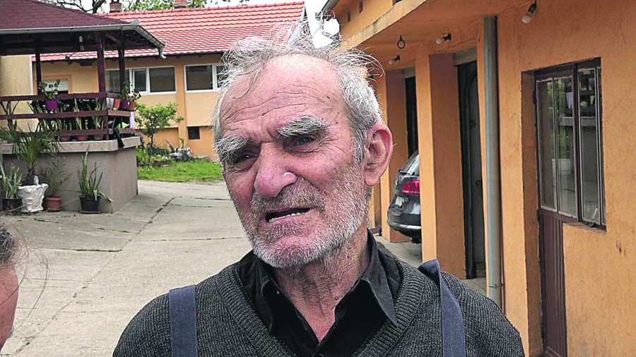 ALO! NA LICU MESTA! HAPŠENJE OCA MONSTRUMA NE SMIRUJE MEŠTANE DUBONE I MALOG ORAŠJA Dovedite ih u ovde mi da im sudimo!