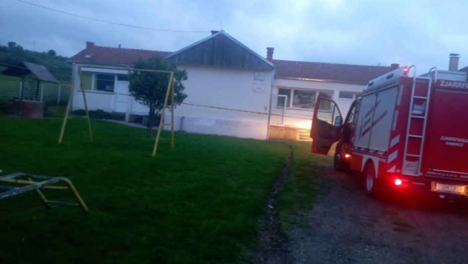 NAPAD NA SRPSKU ŠKOLU NA KOSMETU Obili OŠ "Desanka Maksimović" i pokušali da podmetnu požar!