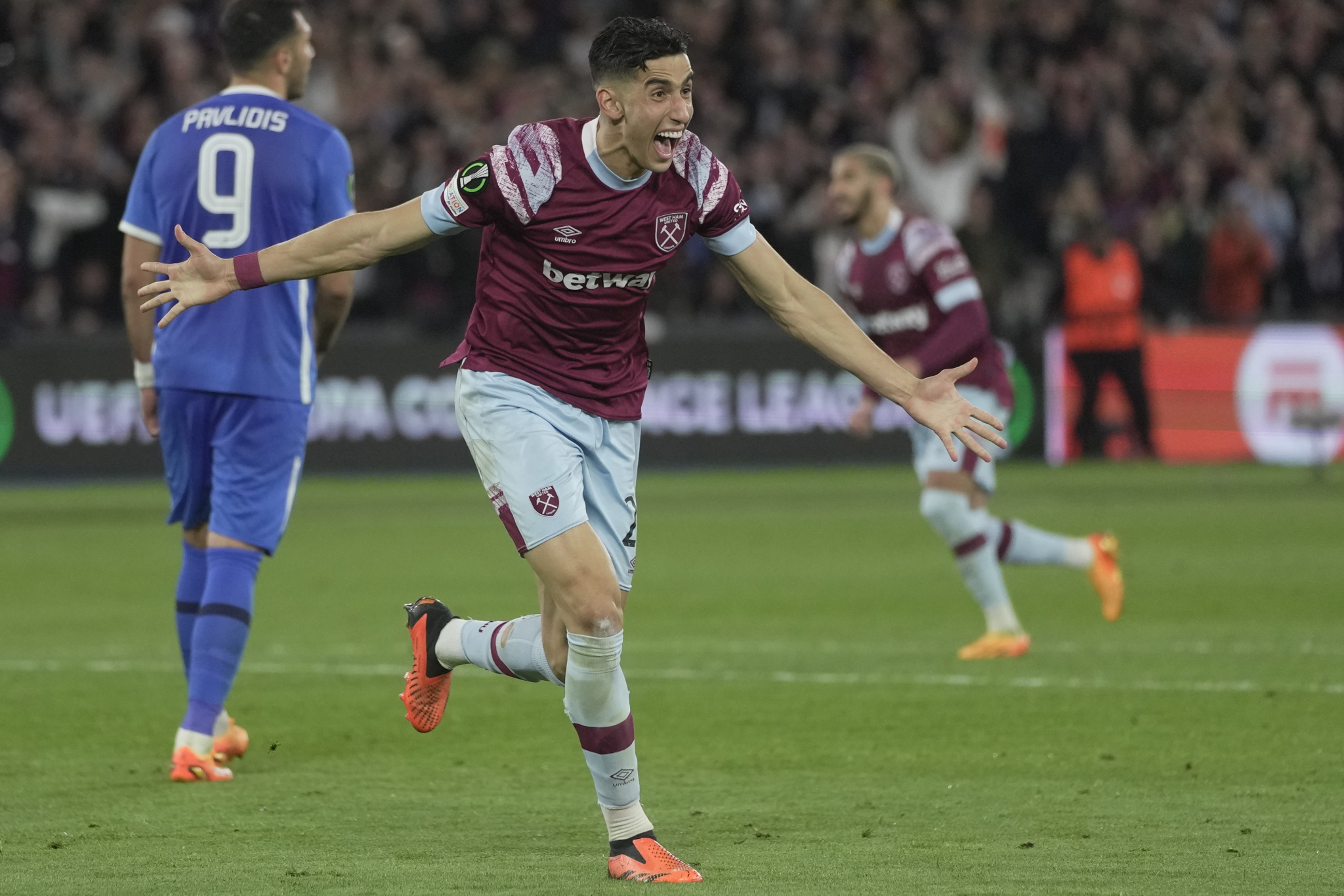 VEČE PREOKRETA U LIGI KONFERENCIJA Bazel pokorio Firencu, Vest Hem se spasao u završnici