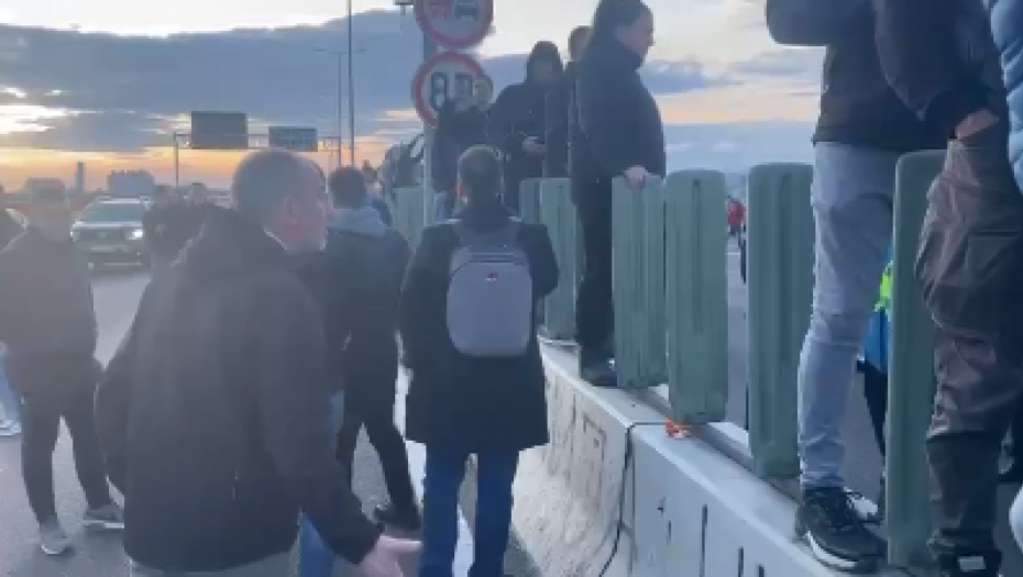 "ŠTA POLAKO JE*EM LI VAM FAMILIJU!?" Obračun demonstranata na Gazeli, nasiljem protiv nasilja (VIDEO)