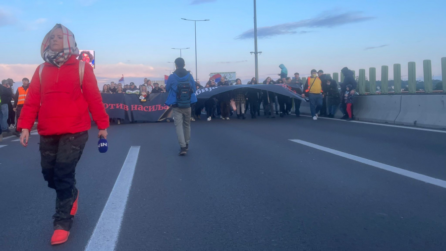 OPOZICIONI N1 NAPAO DRAGANU KOSJERINU Kada Žaklina predvodi proteste to može, a kada novinarka RTS vodi program to nikako!
