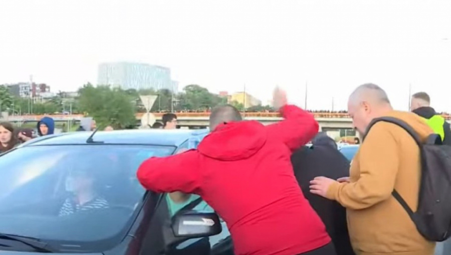 PREDVODNIK PROTESTA IZVINIO SE SLOVENCIMA Srpski vozači ga ne zanimaju