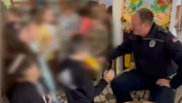 LJUBAV DECE JE NAJISKRENIJA Priredili nezaboravan rođendan svom školskom policajcu! (VIDEO)