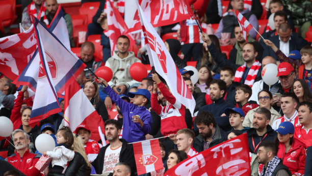 SJAJNA AKCIJA CRVENO-BELIH Zvezda zove: Dođi na proslavu titule, kupi barjak i budi human