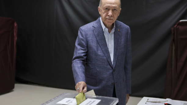 ERDOGAN GLASAO U ISTANBULU Njegov glavni protivnik u Ankari (FOTO)