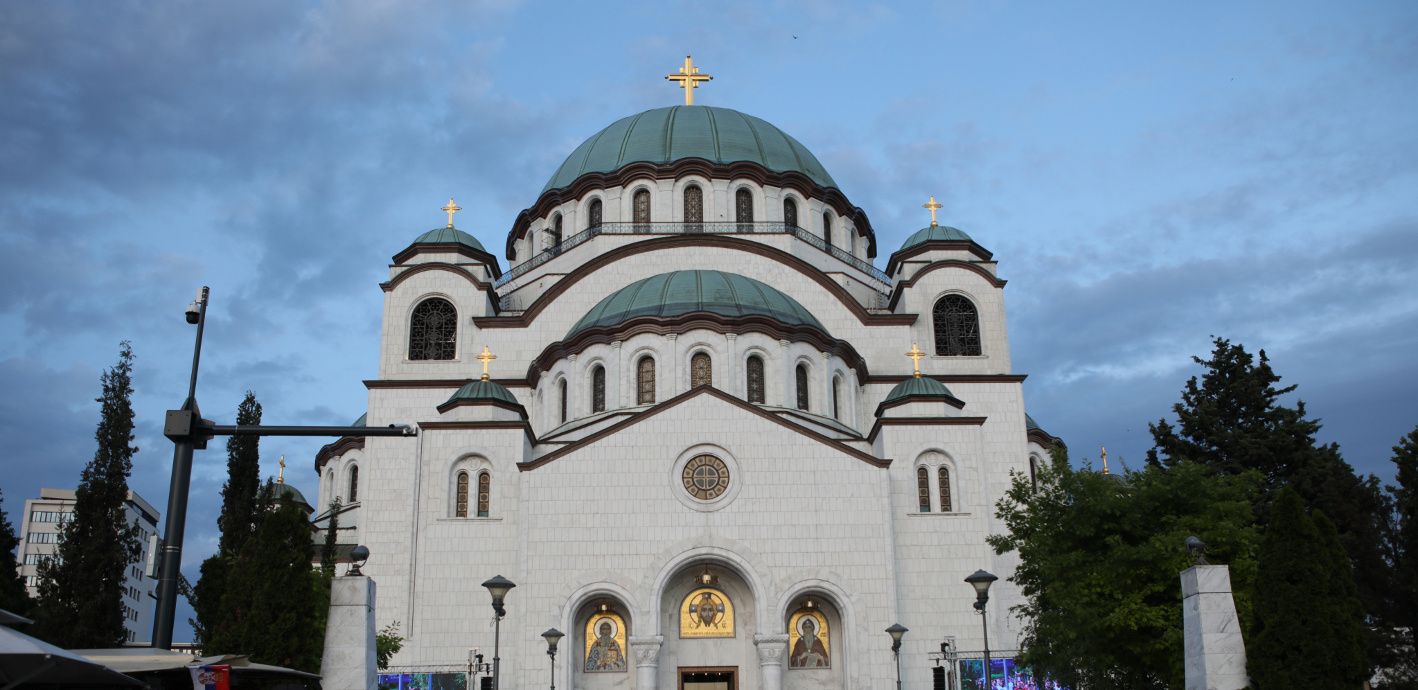 ČUDO NA BOGOJAVLJENSKU NOĆ Neverovatan simbol ukazao se na nebu nad Beogradom (FOTO)