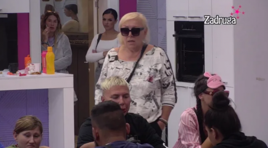 ANA I ZORICA URNISALE IVANA MARINKOVIĆA Rešile da mu se osvete za sve, a onda ga Ćurčićeva dokrajčila na kraju!