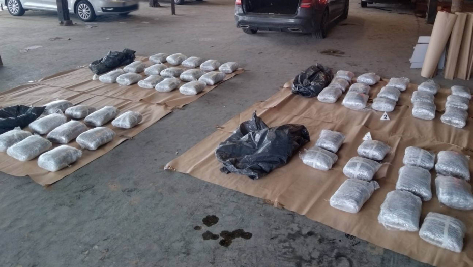 U MERCEDESU PREVOZIO 50 KILA DROGE  Beogradska policija uhapsila dilera i presekla još jedan lanac trgovine narkotika