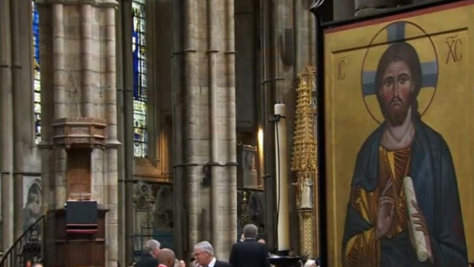OVAJ DETALJ TRESE SVET Ko je sveštenik na krunisanju kralja Čarlsa III (FOTO/VIDEO)