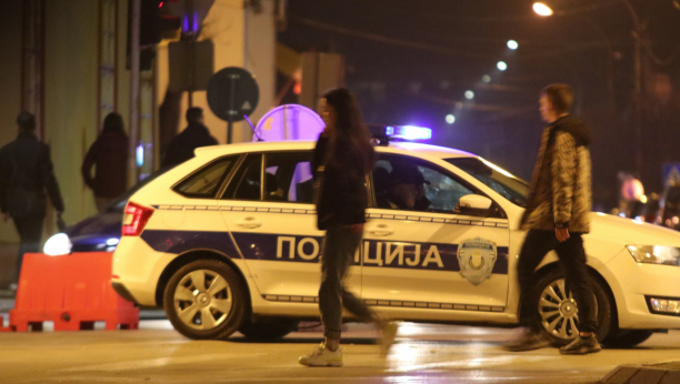 UDES NA NOVOM BEOGRADU Oboren policajac na motoru, hitno prevezen u Urgentni centar