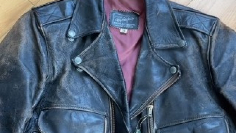 KUPILA JAKNU, PA SE ŠOKIRALA ONIM ŠTO JE PRONAŠLA "Ovo je kao vremenska kapsula iz 1971. godine"