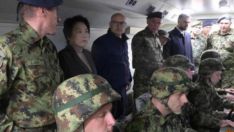 Ministar Vučević i ambasadorka Kine Čen Bo obišli raketni sistem za PVD „FK-3“