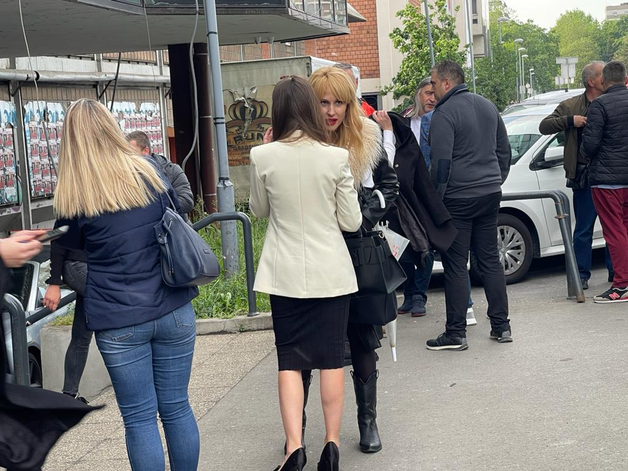 VUČIĆ OBJAVIO VAŽNE VESTI 4.000 delegata će birati novo rukovodstvo SNS (FOTO/VIDEO)