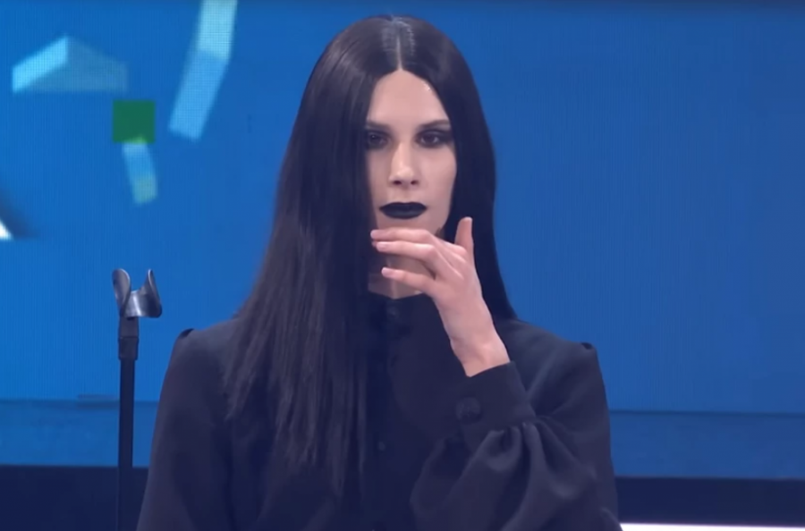 U ZVEZDAMA GRANDA SE POJAVLJUJE KAO ŽENSKO, A PRIVATNO GA NIKO NE BI PREPOZNAO Svi zaneme kada vide kako zapravo izgleda najkontraverzniji učesnik! (FOTO)