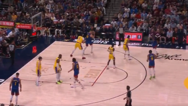 ENTONI, DA LI TI SE JOŠ VRTI? Jokić uključio ringišpil, lakoća pokreta za trans ljubitelja košarke (VIDEO)