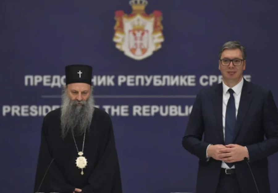 VUČEVIĆ OSUDIO AGRESIVNU RETORIKU OPOZICIJE Protesti protiv nasilja u društvu sa porukama “prebićemo”, “ubićemo”, “vijaćemo vas po ulicama”