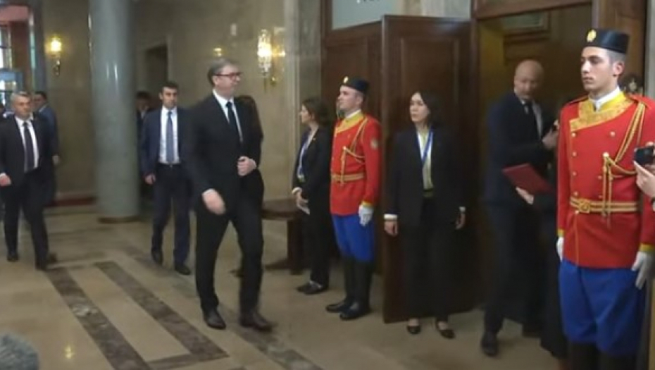 VUČIĆ U SKUPŠTINI CG Predsednik na inauguraciji Jakova Milatovića