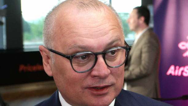 Vesić: Obešena lutka na protestu - direktan poziv na ubistvo Vučića, ozbiljno shvatiti pretnju