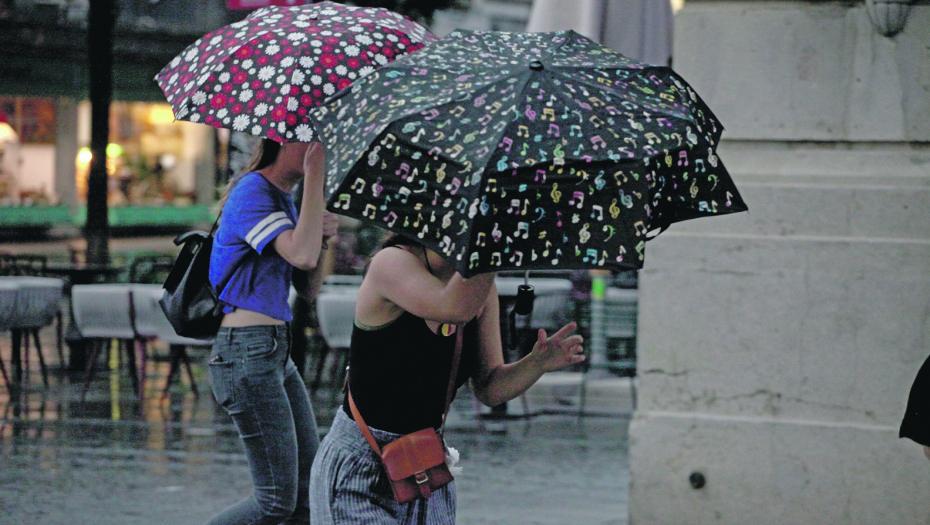 GRMLJAVINSKE OLUJE SA GRADOM Meteorolog najavio vremenske nepogode, evo koji delovi Srbije su najpogođeniji