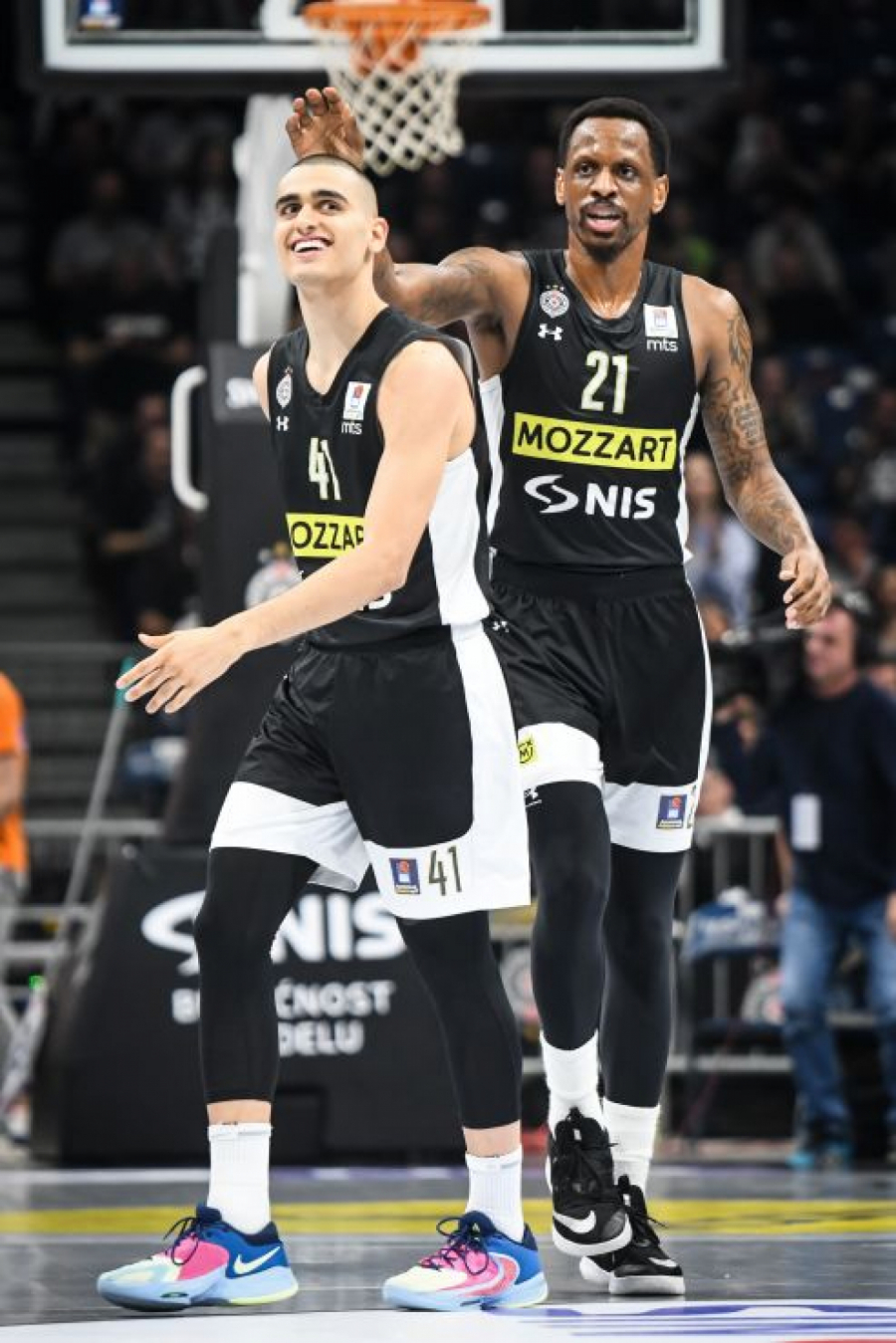 CRNO-BELA LEKCIJA STUDENTIMA ZA POLUFINALE ABA LIGE Partizan u 