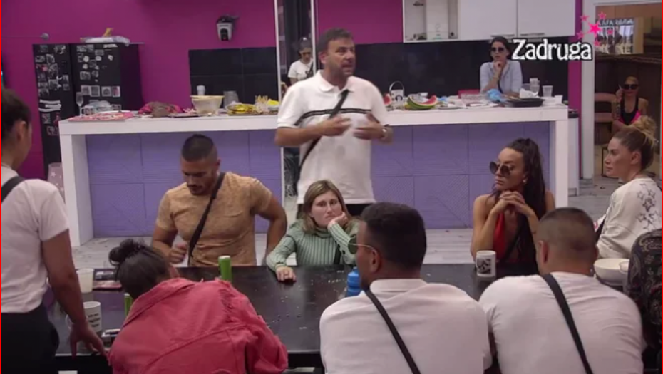 Mikica se pravda zbog druženja sa Milicom 