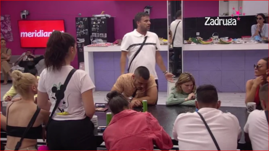 Mikica se pravda zbog druženja sa Milicom 