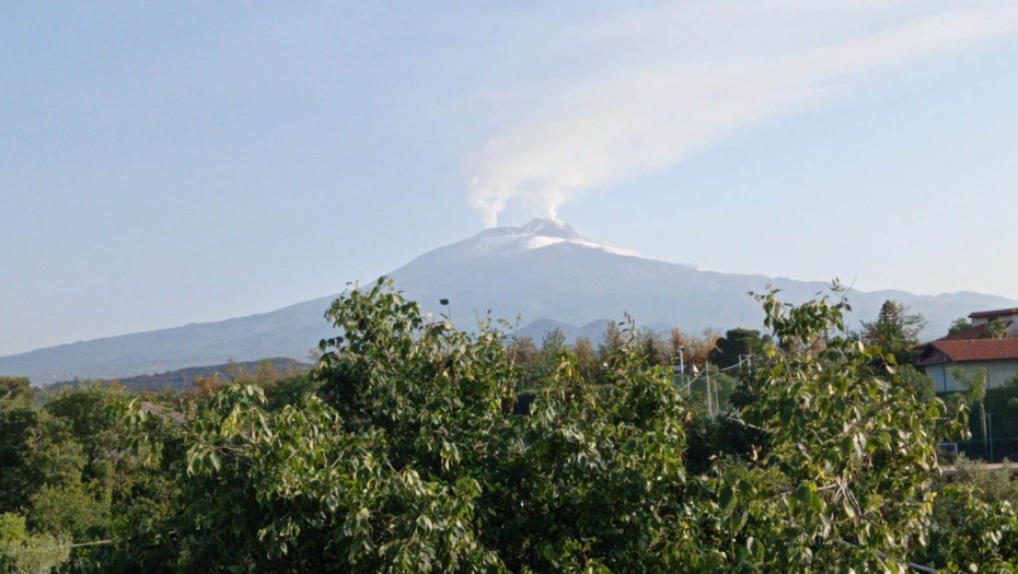 "NEBO JE ODJEDNOM POSTALO CRNO, A PO NAMA VREO PEPEO"  Italijan Dario otkriva kako izgleda erupcija Etne