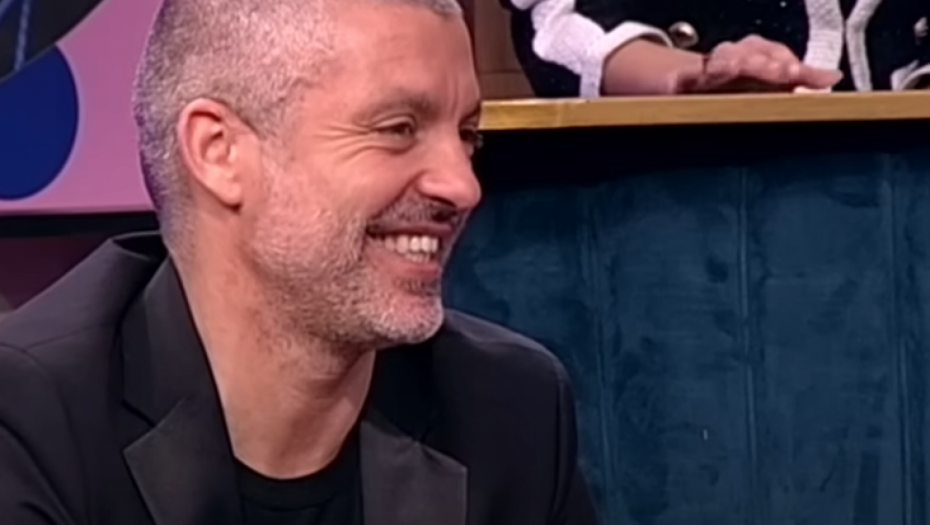 BIVŠI SRPSKI FUDBALER NIKOLA LAZETIĆ PODRŽAO SKUP "SRBIJA NADE" Izađi i prošetaj!Živela Srbija!