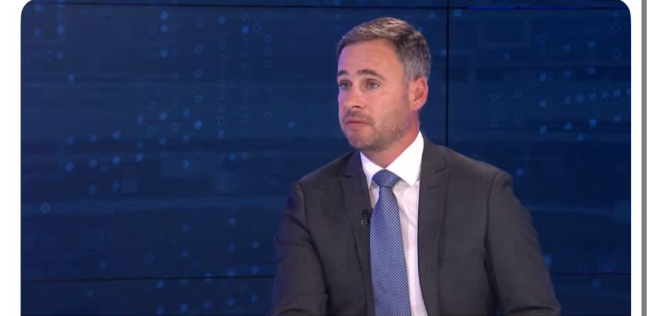 OVAJ BI DA POLITIČKE PARTIJE UREĐUJU DNEVNIK RTS-a! Aleksić najavio blokadu državne televizije, izneo ultimatum