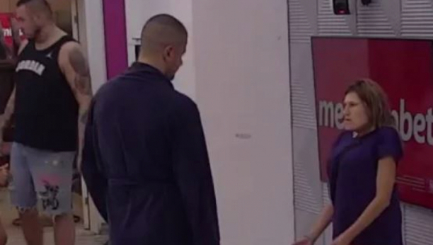 DIVNA I BILAL ZAVRŠILI ZAJEDNO U KREVETU! Uživali u čarima praznog hotela, pa zajedno dočekali jutro!