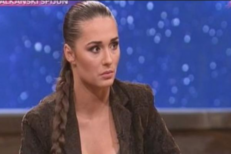 BILA JE LJUBAVNICA ŠABANU ŠAULIĆU, A ONDA ODJEDNOM NESTALA Promenila život iz korena, udala se, a evo kako danas izgleda Cuca (FOTO)